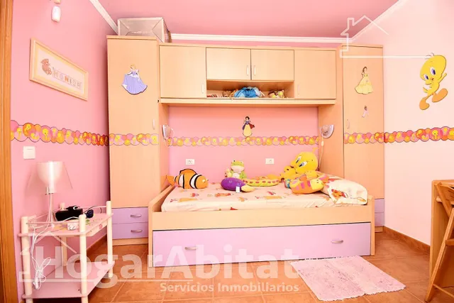 CHALET PAREADO CON TERRAZA Y GARAJE JUNTO A LA PLAYA — 24