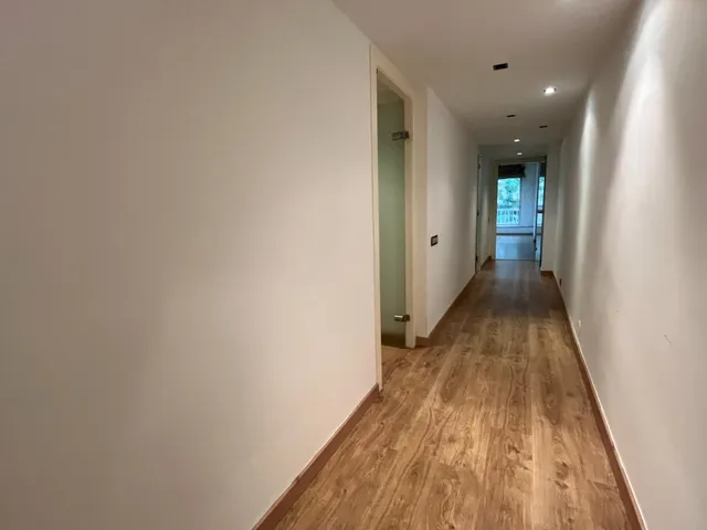PISO MUY AMPLIO Y TRANQUILO EN SARRIA — 29