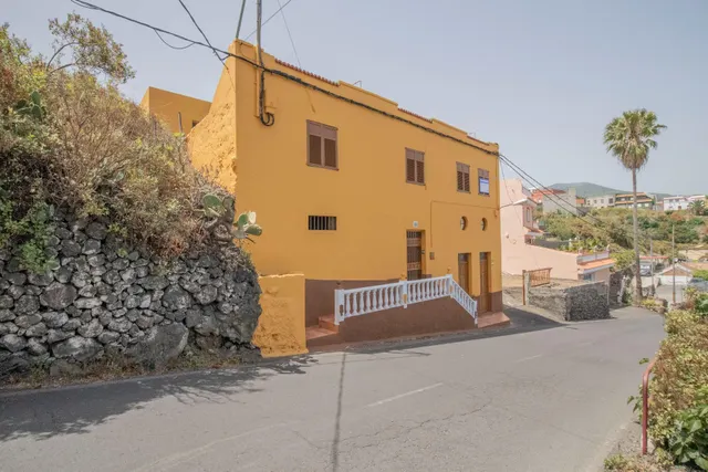 CASA TERRERA CON FINCA EN VENTA EN SANTA BÑRBARA, ICOD DE LOS VINOS — 2