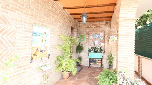 Chalet independiente con 2 viviendas , Carretera de Mijas , Malaga — 37
