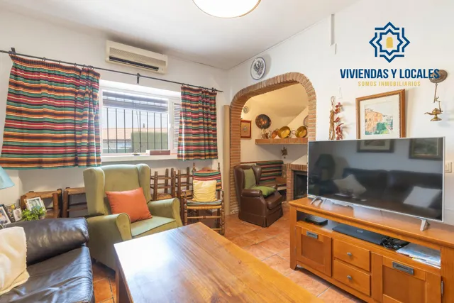 Chalet pareado con piscina, jardín y bonitas vistas a Granada en La Zubia — 15