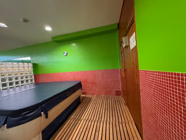 Exclusivo Chalet Reformado en Barrika con Vistas al Mar y Amplias Instalaciones — 38