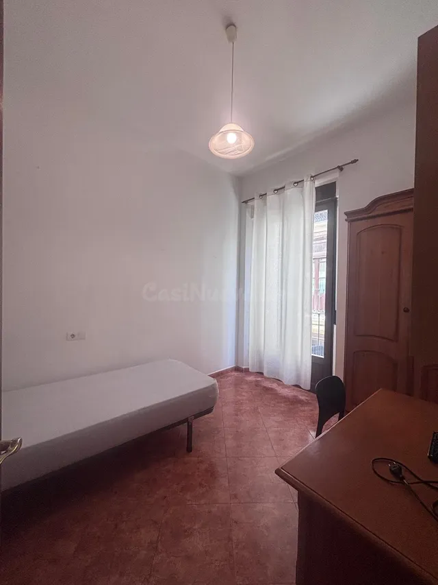 ¡Piso para Estudiantes en el Corazón de Granada! €650/mes - foto 4