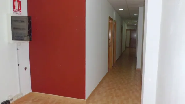 LOCAL COMERCIAL CALLE PREFERENTE — 9