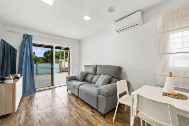 Venta de chalet en pago de humo con piscina privada — 13