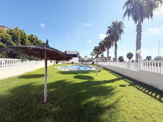 Fantástico bungalow en planta alta con solárium privado en Lomas de Cabo Roig — 19