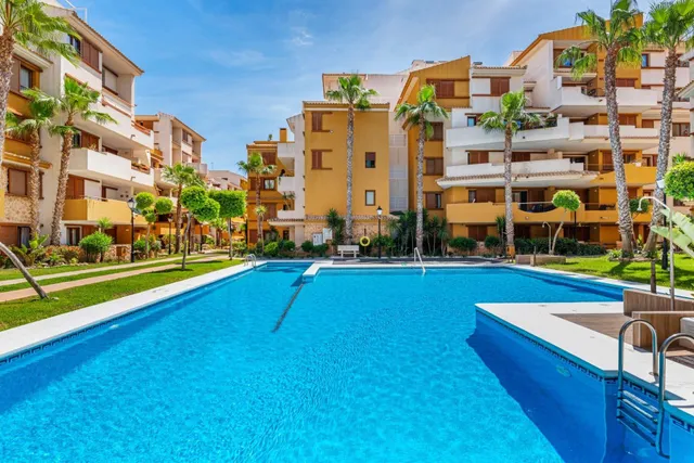 Apartamento en la Planta Baja con Encanto con Vista a la Piscina en Recoleta, Punta Prima — 16