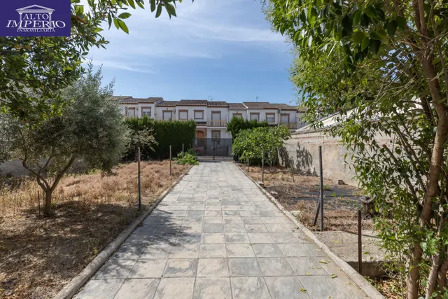 EXCEPCIONAL OPORTUNIDAD EN PLENO CENTRO DE HUÉTOR VEGA — 8