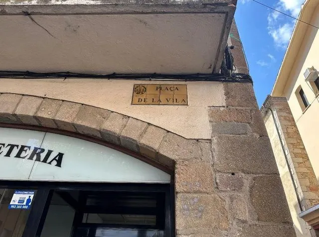 SE VENDE piso OKUPA en C PZ VILA, DE LA,13 Esc:1 Pl:3 Pt:01 - foto 3