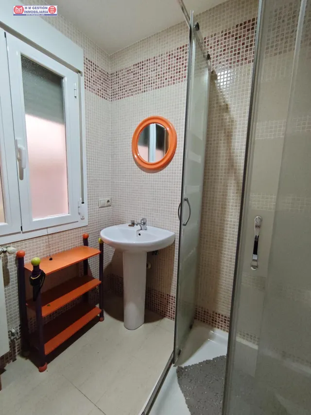 Piso Amplio y Luminoso en Rondilla C.V. de dos dormitorios, dos baños, PG y trastero — 11