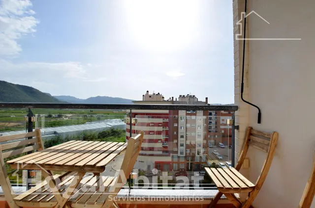 ¡vistas despejadas! amplio, alto y moderno con ascensor y balcón — 16