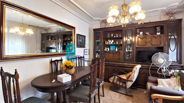 Casa para reformar con apartamento independiente y vistas al mar en isla plana – ref. 1864 — 2