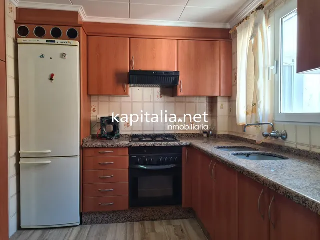 PISO EN EXCLUSIVA EN AYELO DE MALFERIT DE GRANDES DIMENSIONE - foto 4