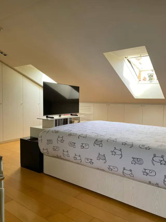 Espectacular adosado con buhardilla , apartamento independiente con baño y sin cocina, garaje doble y piscina en zona residencial premium — 19