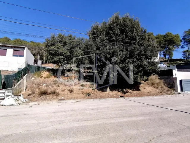 Terreno urbano en venta de 1090 metros en Urbanización Can Regasol de Bigues i Riells — 2
