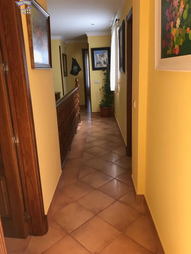 UNIFAMILIAR EN EL PORTICHUELO — 42