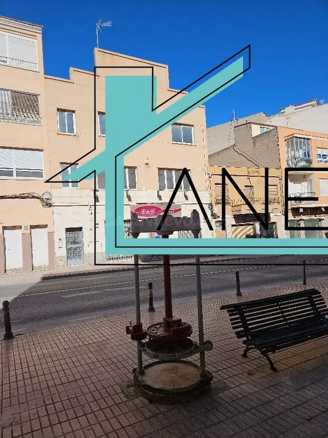 Amplio Local Comercial en Monovar - Oportunidad de Inversión - foto 2