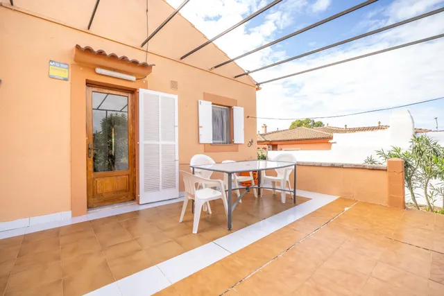 Chalet con amplio jardín y posibilidad de doble vivienda — 26