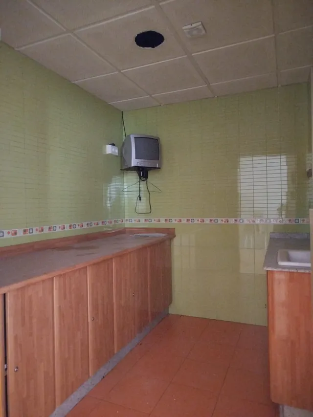 ¡Se alquila o se vende amplio local comercial en Puente Tocinos! — 11