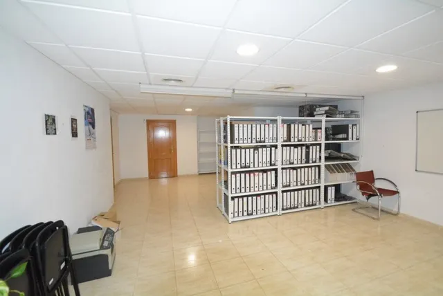 Local Comercial. Entresuelo en Orihuela zona Duque de Tamames, 60 m2. de superficie. — 5