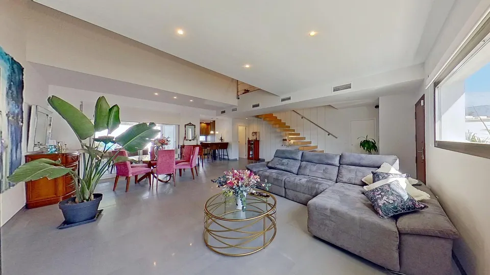 Vivir en el Pilar con luz del sur, piscina y terraza privada.