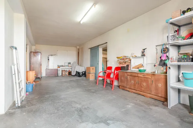 Casa con finca, seis dormitorios y amplio garaje a tres minutos del centro de noreña — 34