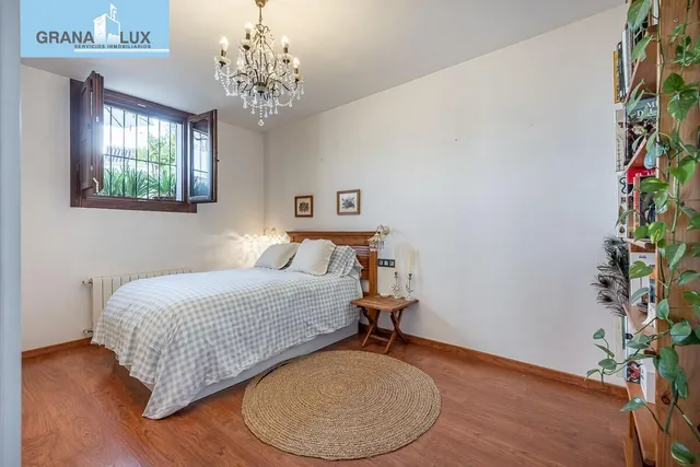 CASA SINGULAR EN ALBAICÍN JUNTO A PUERTA DE ELVIRA — 28