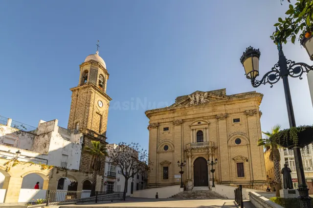 ENCANTADORA CASA EN PLENO CENTRO DE CHICLANA DE LA FRONTERA