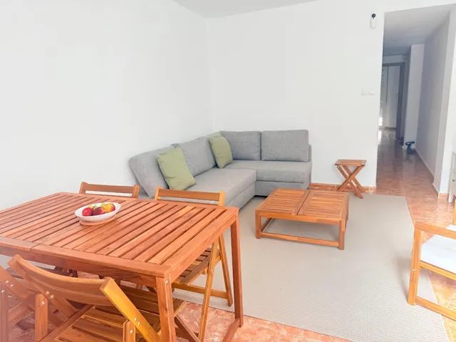 EXCELENTE PISO CERCA DE LA PLAYA, TOTALMENTE REFORMADO, EN 1º PLANTA,  EN UNA CASA TIPICA DEL BARRIO DEL CABAÑAL. — 8