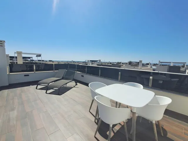 Villa con tres dormitorios en la zona de Lomas de Cabo Roig — 28