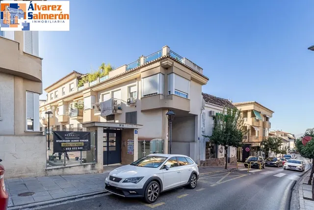 Piso con garaje, trastero y excelente ubicación en Huétor Vega — 24
