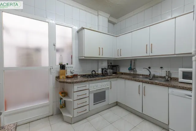EXCLUSIVA VIVIENDA SEÑORIAL EN ANGEL GANIVET, EN PLENO CORAZON DE GRANADA — 35