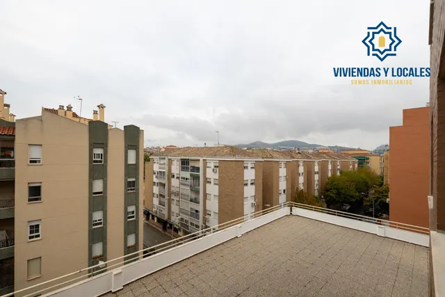 Piso de dos dormitorios en Sanders, en urbanización privada con piscina, pistas de padel, plaza de garaje y trastero — 31