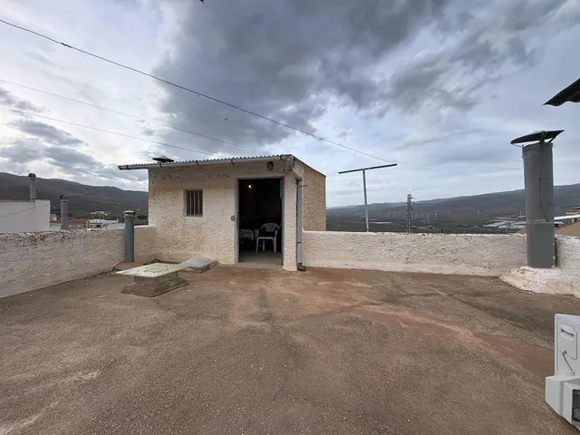 Amplia casa de pueblo de 276m2 en Abrucena lista para vivir — 36