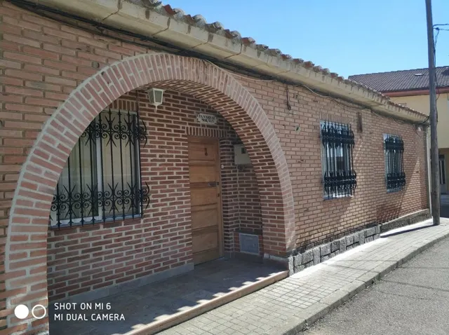 SE VENDE CASA DE PLANTA BAJA EN MAYORGA DE CAMPOS, 4 HAB., PATIO Y COCHERA — 17