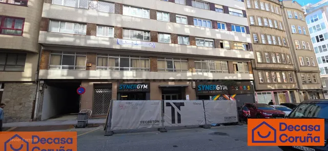 Amplia Primera Planta de 950 m2 en el Corazón de A Coruña – 