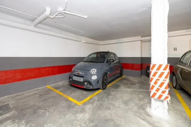Barrio del Realejo. Sacamos a la venta dos plazas de garaje para coche muy grande. — 10