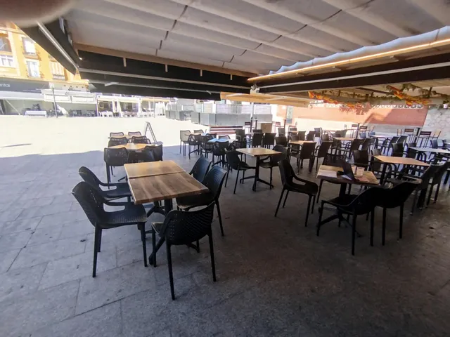 SE TRASPASA BAR FUNCIONANDO EN PLAZA CONSTITUCION — 10