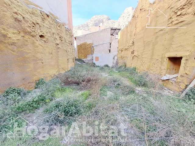 ¡OPORTUNIDAD INCREÍBLE! TERRENO URBANO ESQUINERO Y AMPLIO — 9