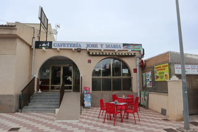 ESPECTACULAR COMPLEJO DE HOSTELERÍA EN PLENO FUNCIONAMIENTO — 21