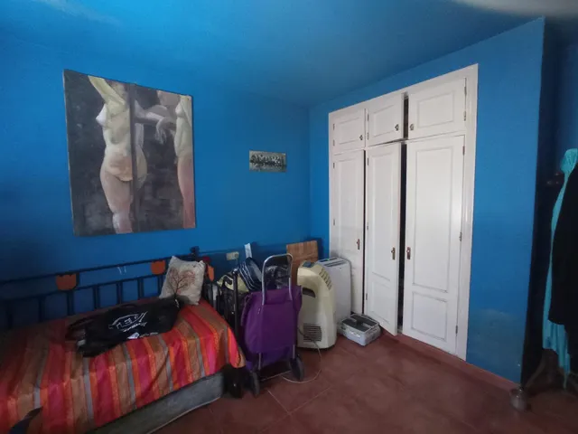 VENTA DE CHALET Y APARTAMENTO — 36