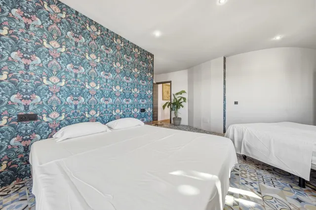 ESPECTACULAR VILLA CON PISCINA, 6 DORMITORIOS EN SUITE Y VISTAS AL MAR EN SA TORRE — 24