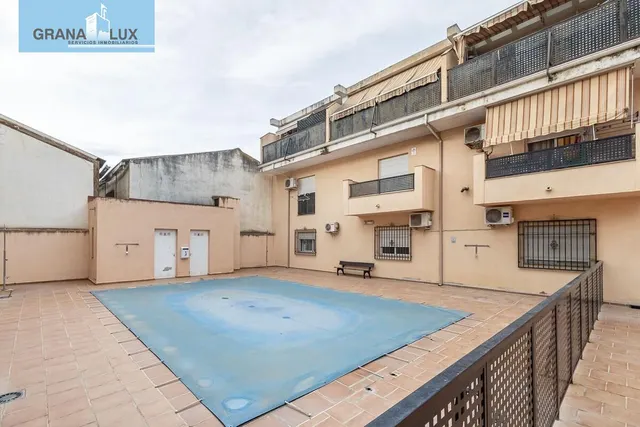 Piso en urbanización con piscina en Las Gabias — 23