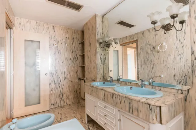 Amplio Piso en Venta en el Corazón de Murcia por €600,000 — 39