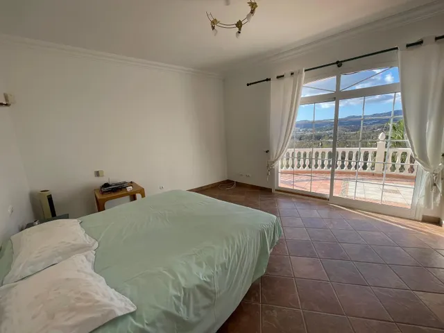 Exclusiva villa en Mijas Golf con vistas a la montaña y piscina privada — 39