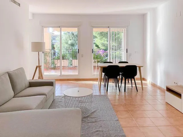 Espectacular piso con terraza y garaje, piscina comunitaria, club de golf y tenis, vigilancia 24 hrs — 8