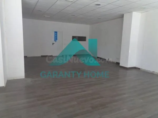 Se vende amplio local totalmente reformado en zona Centro - foto 2