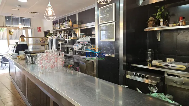 Traspaso de cafeteria restaurante, en funcionamiento — 20