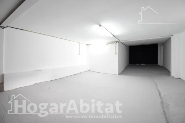 Espacio familiar y comodidad absoluta en este piso totalmente exterior con garaje privado cerrado — 39