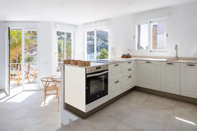 CASA ESCONDIDA · EN PRIMERA LINEA DE PLAYA EL PORTET, MORAIR - foto 3
